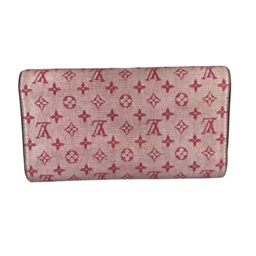 Louis Vuitton elegant stylish